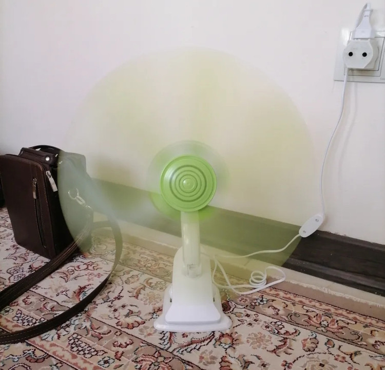 پنکه پنج پره برقی دورتند ( قسطی بدون کارمزد ) رومیزی ، گیره ای